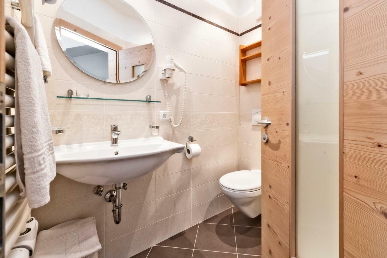 Garni Pramstrahler Hotell Klausen Exteriör bild