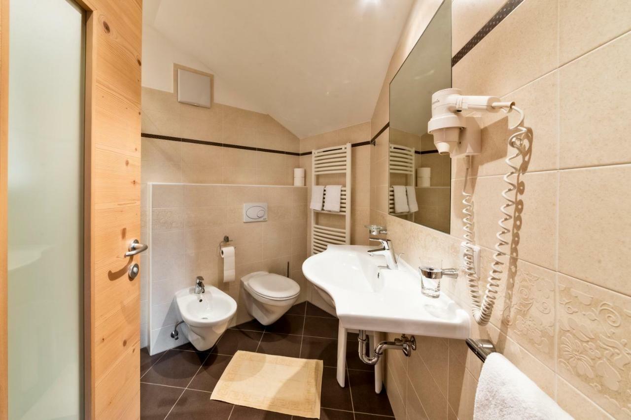 Garni Pramstrahler Hotell Klausen Exteriör bild