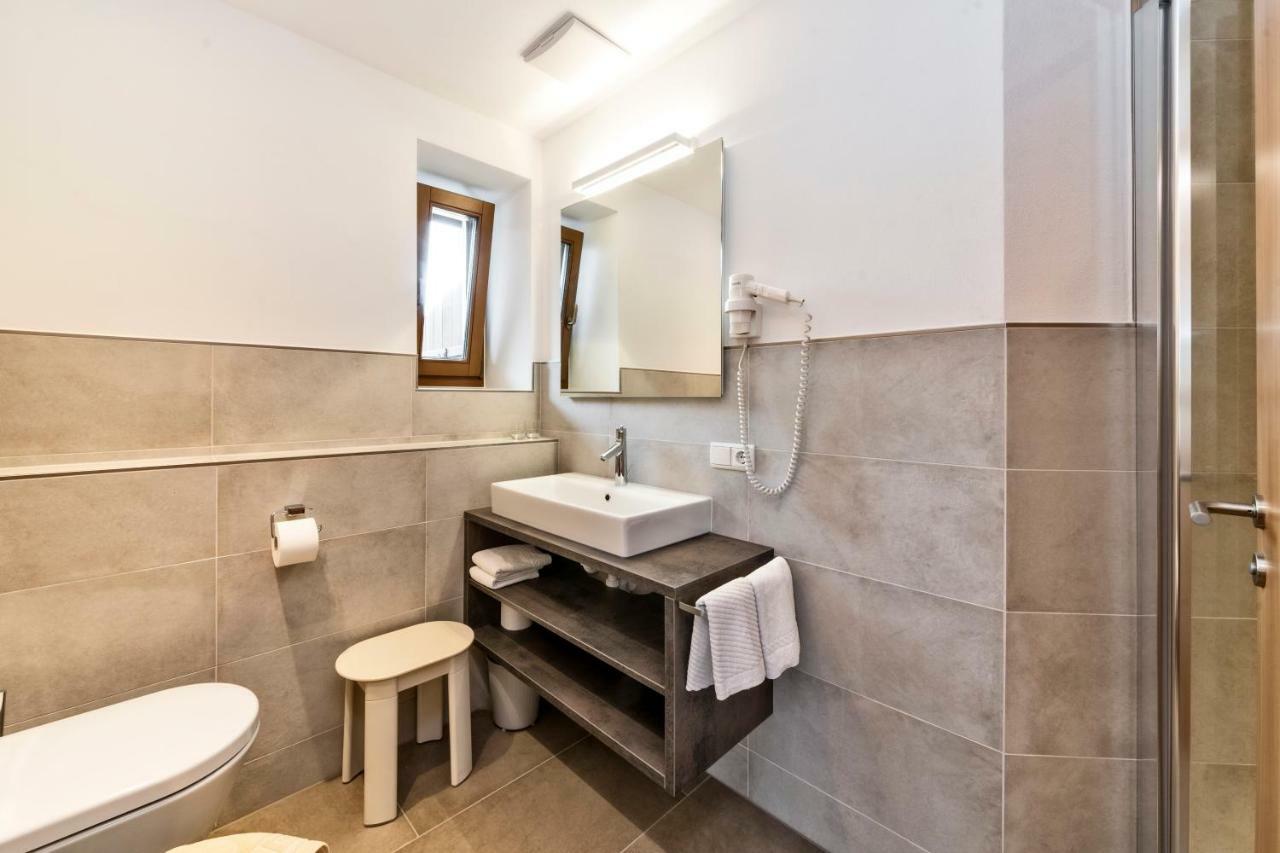 Garni Pramstrahler Hotell Klausen Exteriör bild